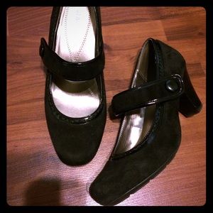 Black suede Mary Jane pumps