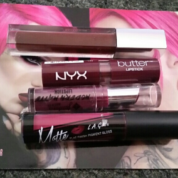 Dark lipstick bundle 💀