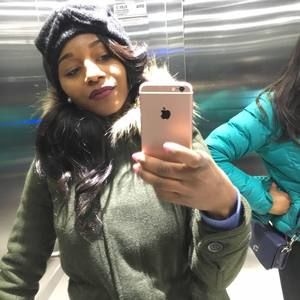 Meet your Posher, Kayla