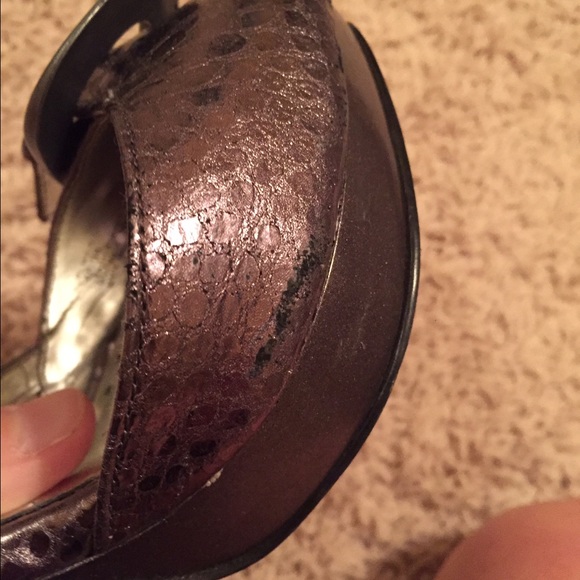 BCBG platform heels - Picture 3 of 4