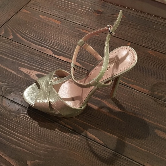 New! Silver Tstrap platform high heel sandal.