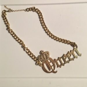 Queen necklace