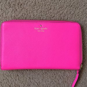 Kate Spade Mikas Pond travel wallet