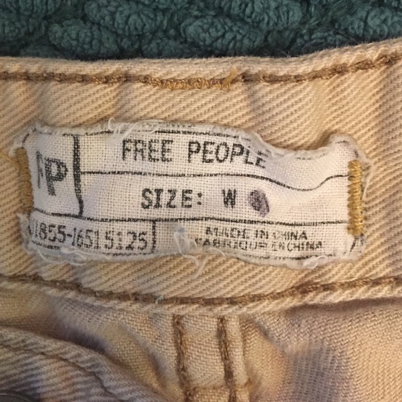 Tan shorts - Picture 2 of 3