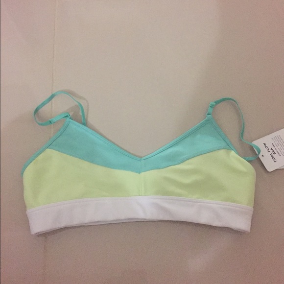 Alo Sports Bra - Picture 1 of 4