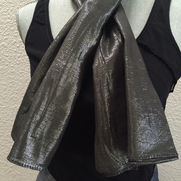 Glitz and glam lightweight scarf - Picture 3 of 3