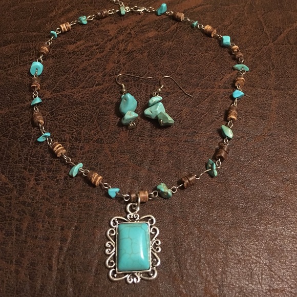 Turquoise Necklace Set - Picture 3 of 3