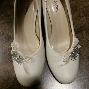 Suede heels with accents