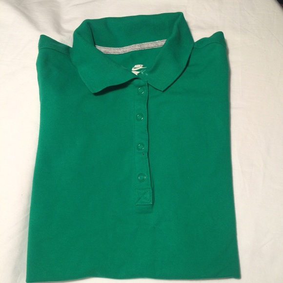 Nike Tee - Picture 2 of 4