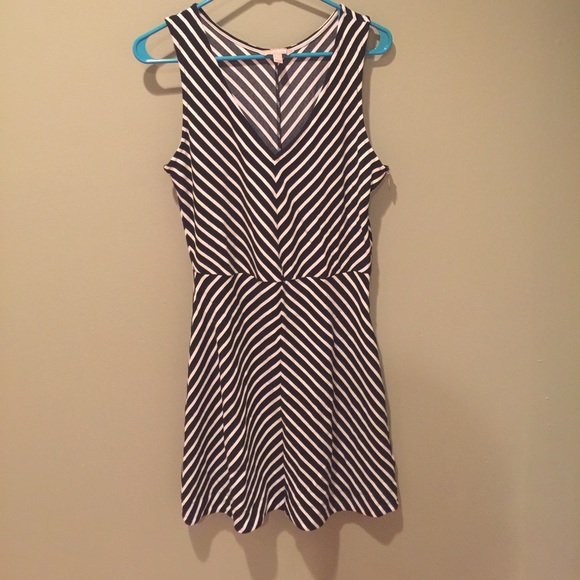 Black and White Striped Banana Republic Dread