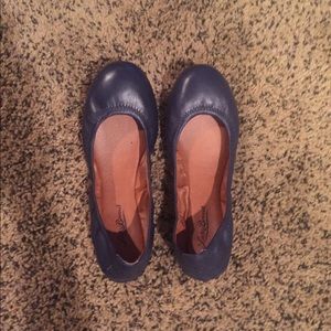 Size 7 Navy Lucky Flats