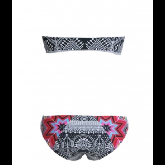 Ethnic print Halter bikini - Picture 2 of 4