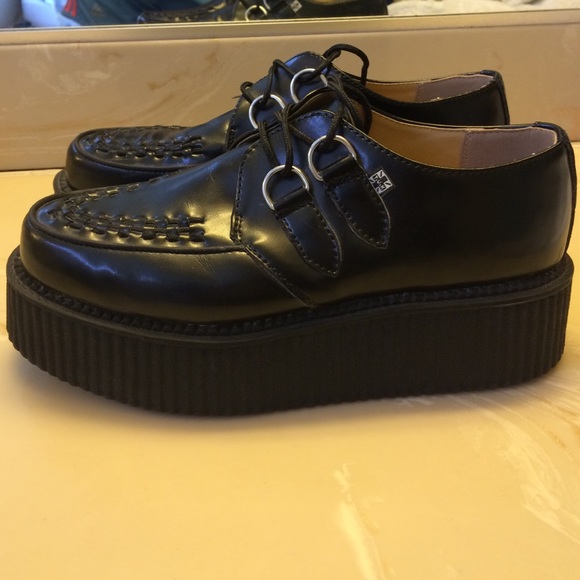 Black leather T.U.K platform shoes(creepers)