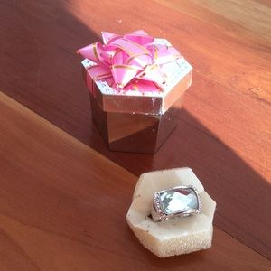 Faux diamond ring sz 6