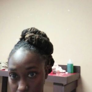 Meet your Posher, Kimberly