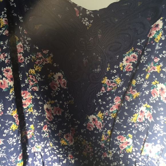 Romper - Picture 2 of 4