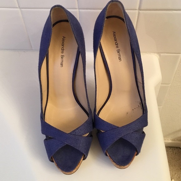 Shoe - Picture 2 of 3