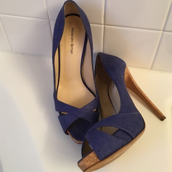 Shoe - Picture 3 of 3