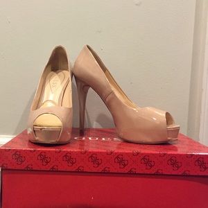 Guess patent leather peep-toe pumps