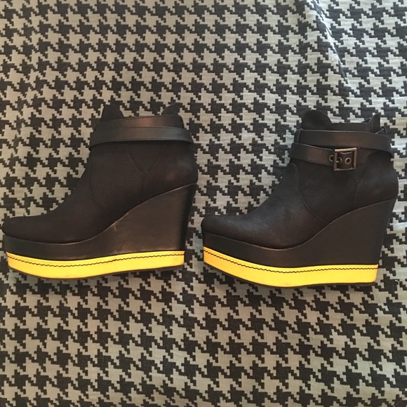 Black And Yellow 80%20 Kip Shoes