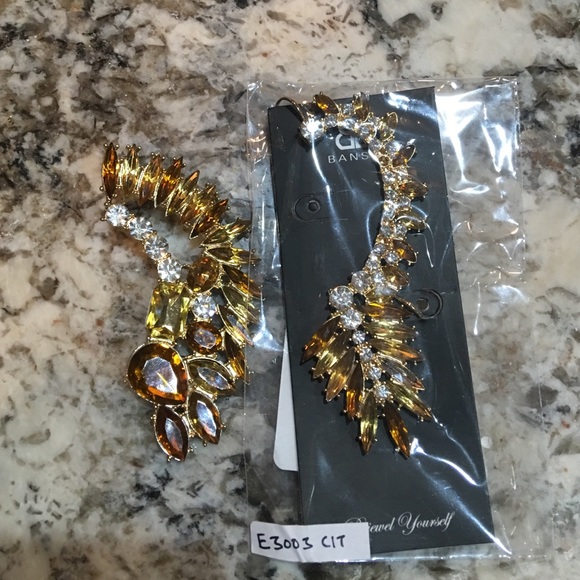 2 Rhinestone Earcuff's - Picture 4 of 4