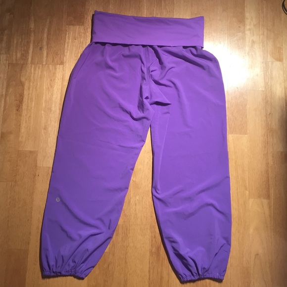 Lululemon NEVER WORN "om" pants🍁