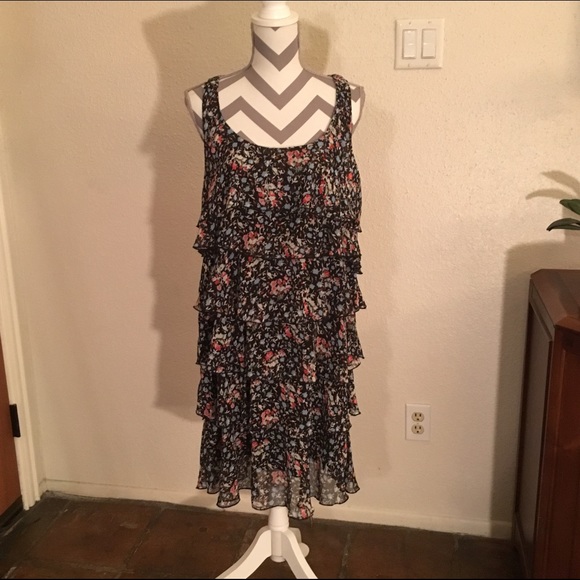 Dresses & Skirts - Floral Dress