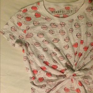 Lips crop tee