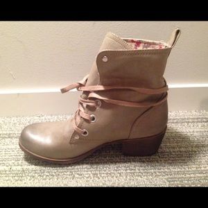 Roxy Edie Combat Boot