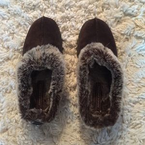 SKECHERS SLIPPERS