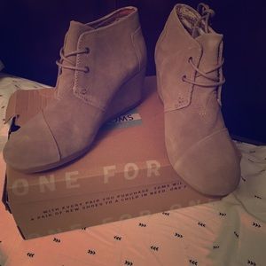 Toms Desert Wedge Taupe Suede Bootie