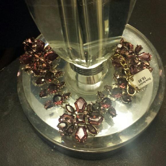 Deep wine stone statement necklace NWT - Picture 1 of 2