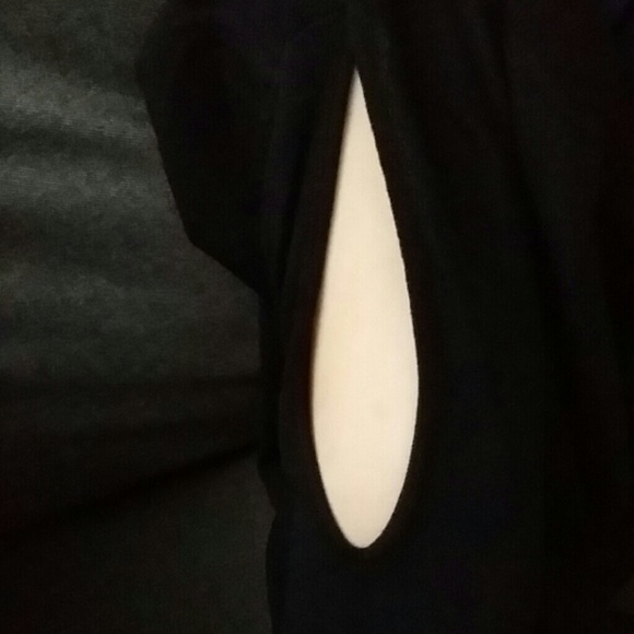 Shoulder Cutout Top - Picture 3 of 4