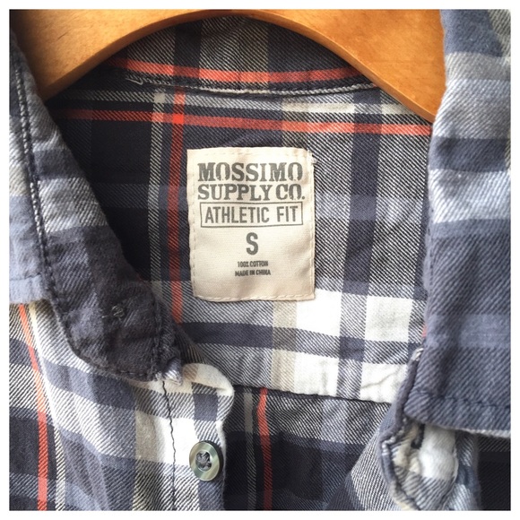 🚨SOLD 🚨  Plaid Flannel Shirt - Picture 3 of 4