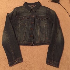Cute cropped jean jacket!