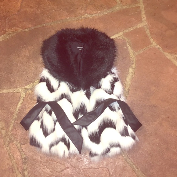 Bebe fur vest
