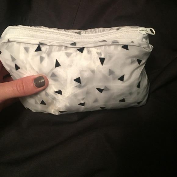 Nike rain jacket - Picture 2 of 3