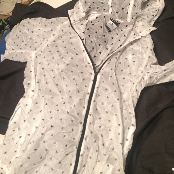 Nike rain jacket - Picture 3 of 3