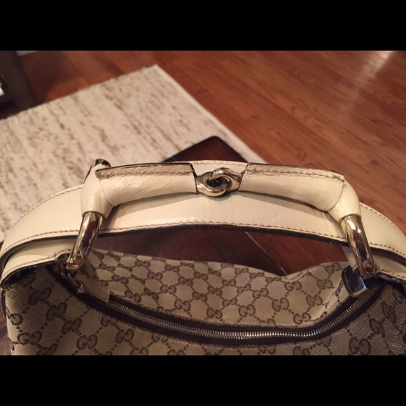 **SOLD** Gucci Authentic Medium Horsebit Hobo - Picture 3 of 4