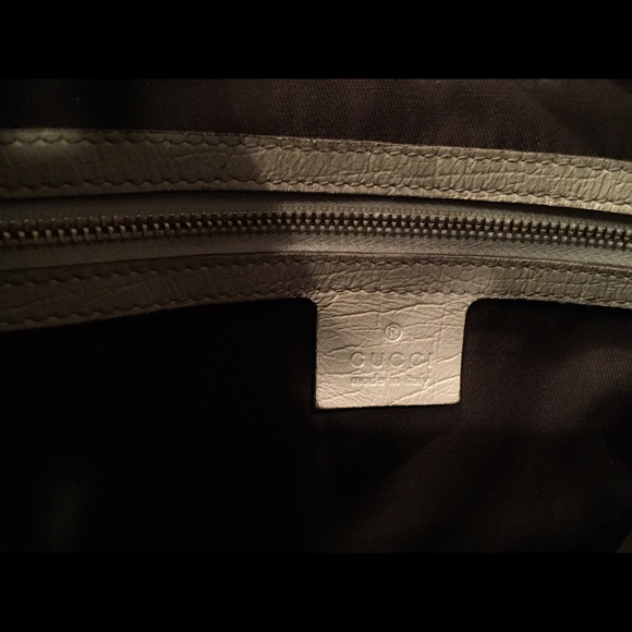 **SOLD** Gucci Authentic Medium Horsebit Hobo - Picture 4 of 4