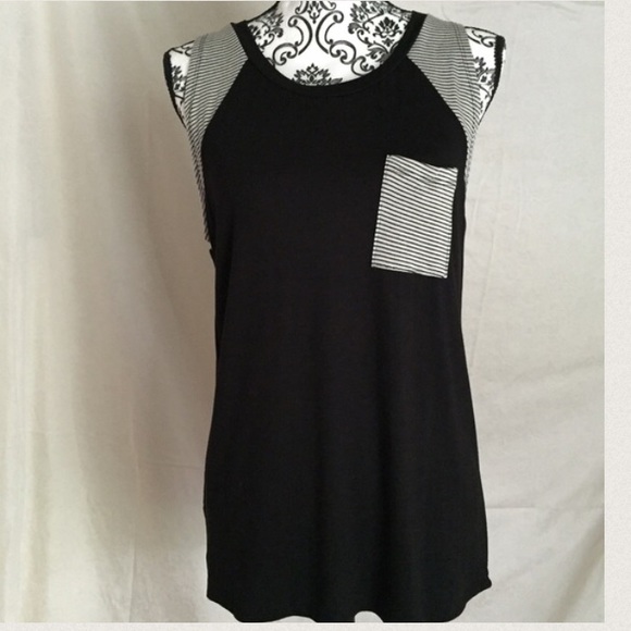 🌸🎀🌺Black and Grey Top🎊🎊 - Picture 2 of 4