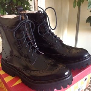 Jeffrey Campbell Clash Wingtip Combat Boots 8.5