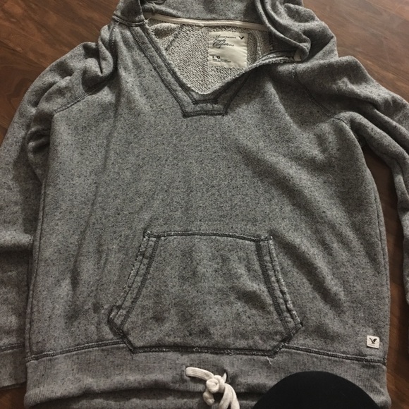 American Eagle Outfitters Tops - ⭐️ EVERYTHING MUST GO ‼️ MAKE AN OFFER ⭐️