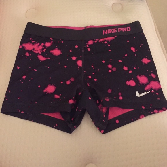 Nike Pants - Nike Pro Spandex Shorts 💕