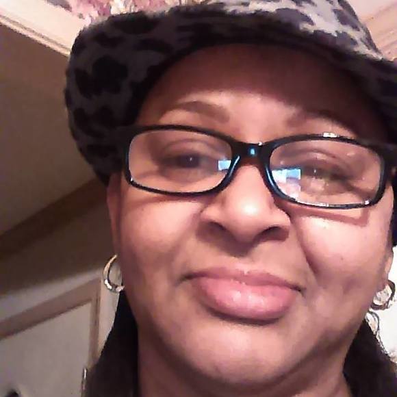 Meet your Posher, Sharon - Picture 1 of 1