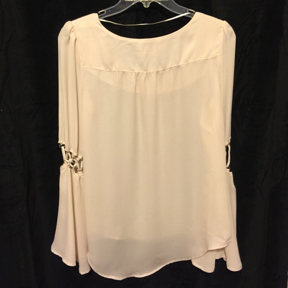 Cream top - Picture 3 of 3