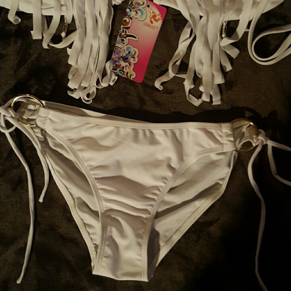 Bathing suit - Picture 2 of 3