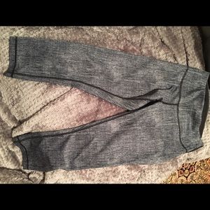 ❌RARE❌ Striped cropped wunder under leggings