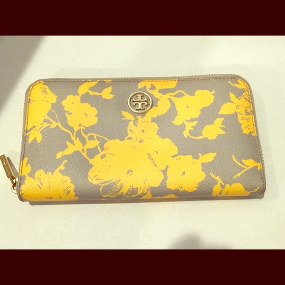 Tory Burch Continental Zip wallet
