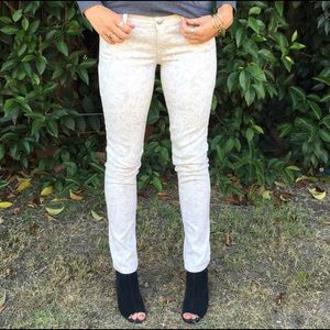 🎉HOST PICK🎉 White Animal Print Jeans